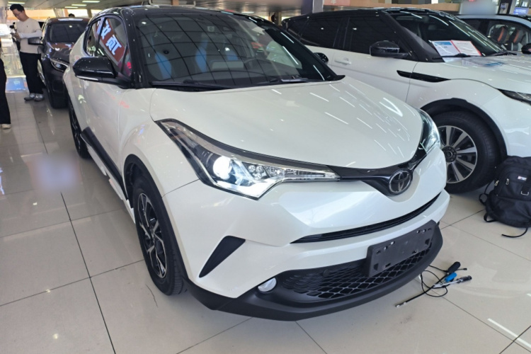 Toyota C-HR 2019 car image #4