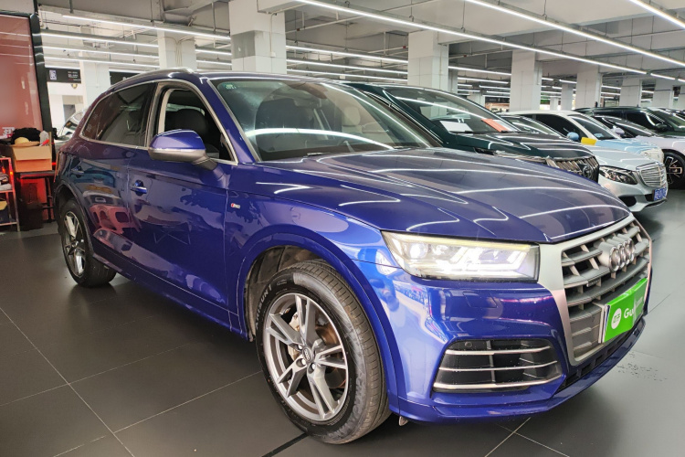 Audi Q5L 2019 صورة سيارة #4