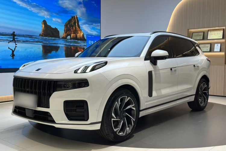 Lynk & Co 09 2022 car image #4