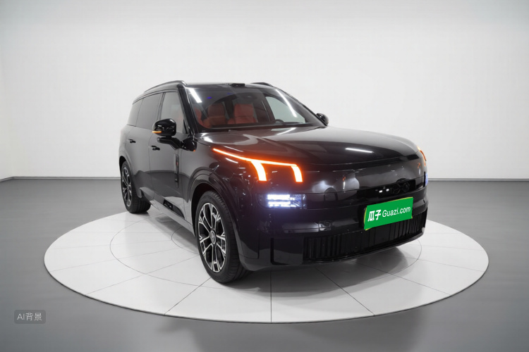 Lynk & Co 900 2025 car image #4