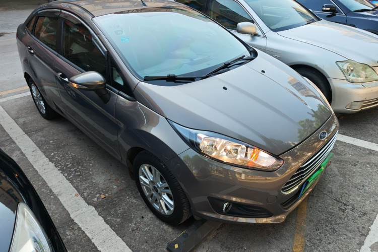 Ford Fiesta 2015 car image #4