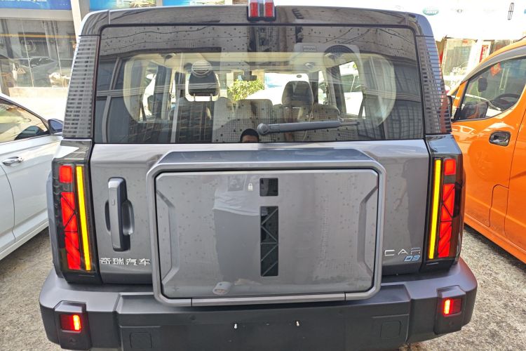 2025 car image #4