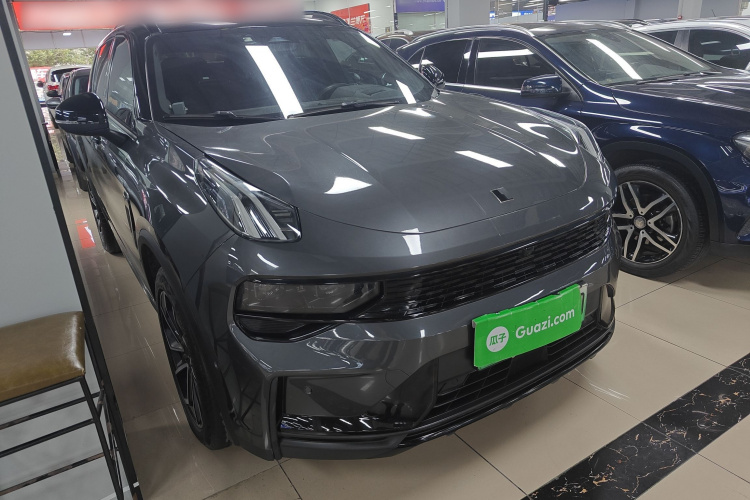 Lynk & Co 01 EM-P 2022 car image #4