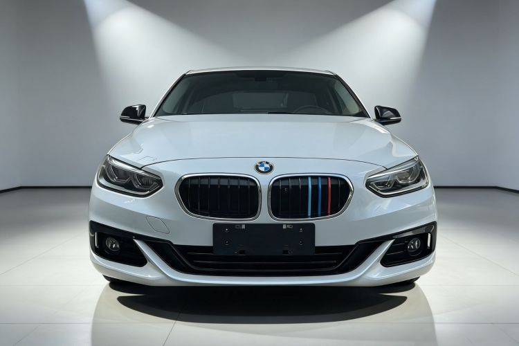 BMW 1 Series 2018 immagine di auto #4