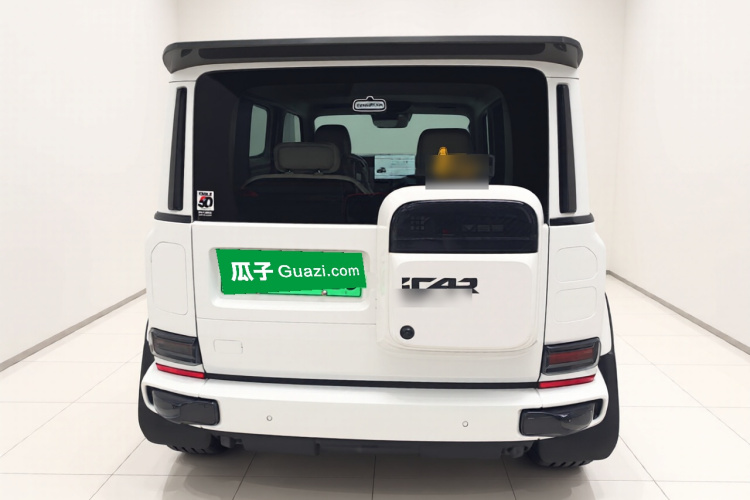 2025 car image #4
