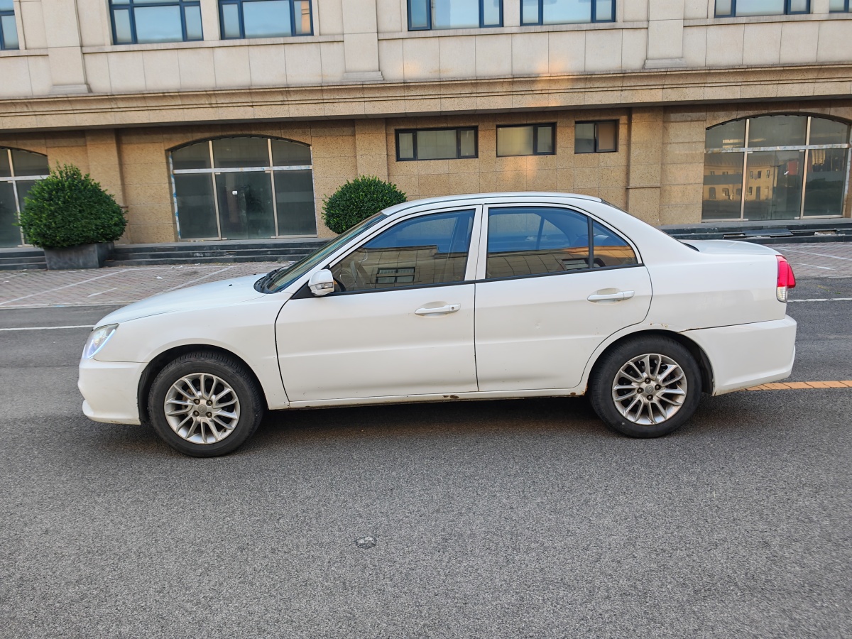 Soueast 2015 #4 Soueast 2015 car image #4