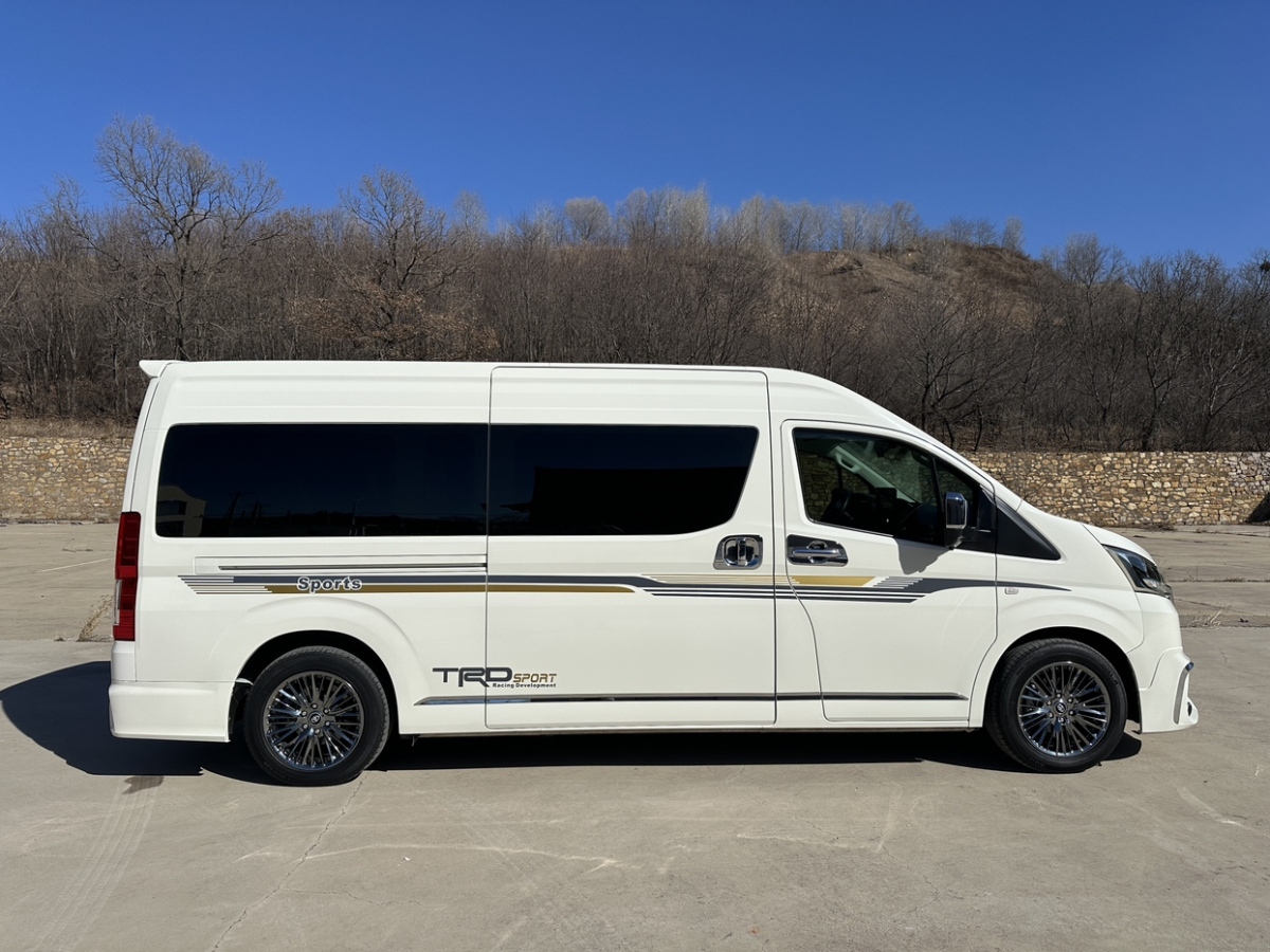 Toyota Hiace 2024 #4 Toyota Hiace 2024 car image #4