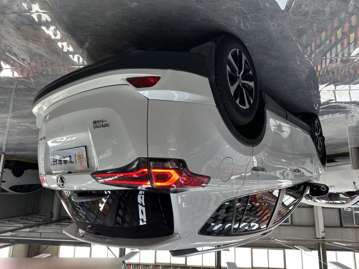 Toyota RAV4 2019 car image #4