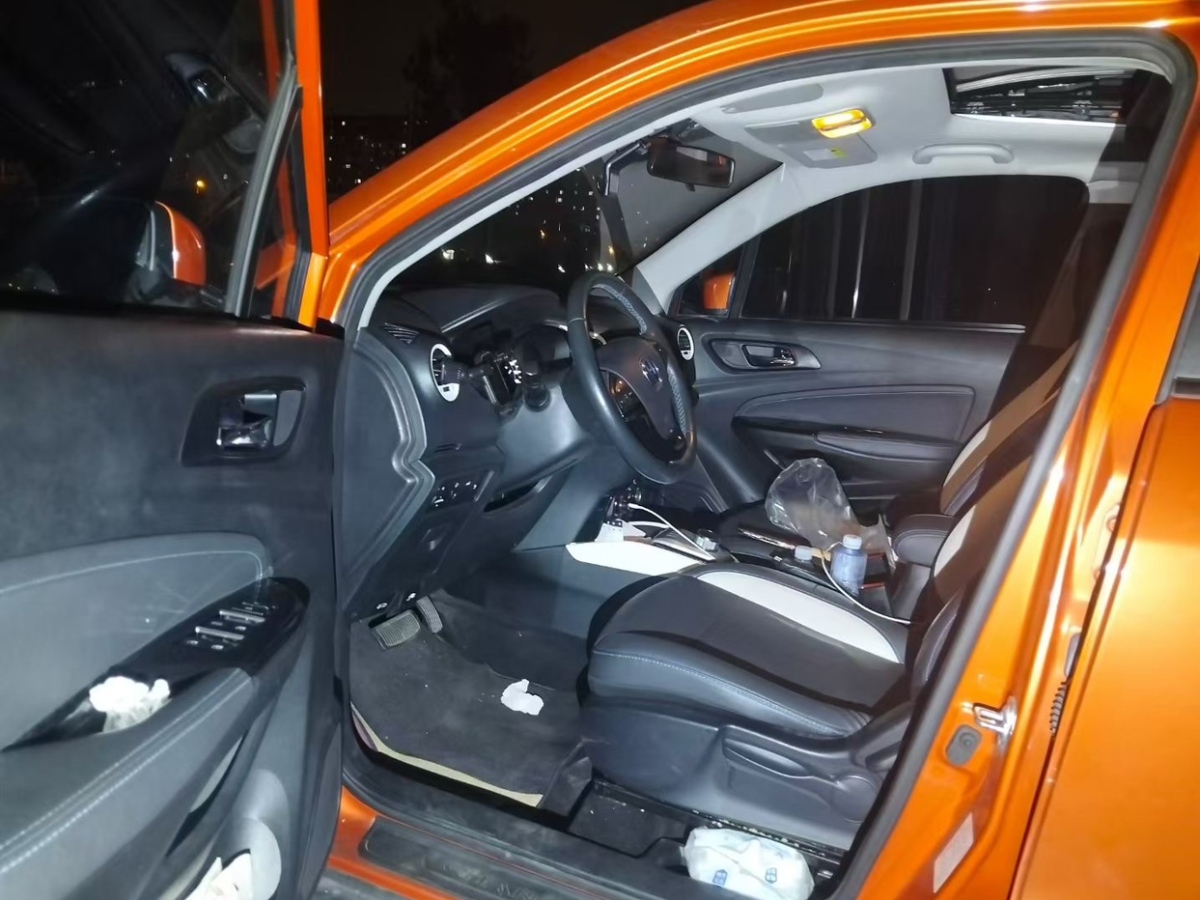 Changan CS15 EV 2017 صورة سيارة #4