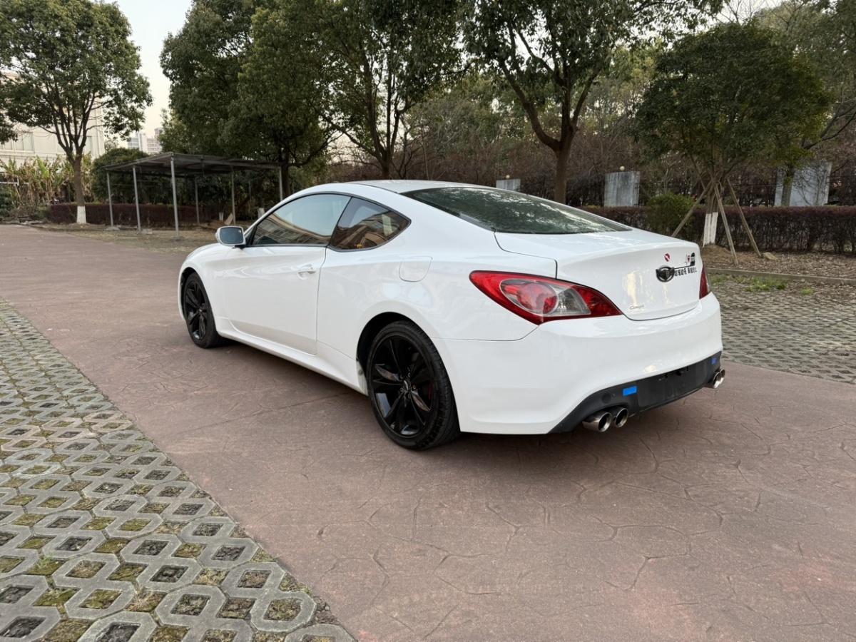 Hyundai Coupe 2011 car image #4