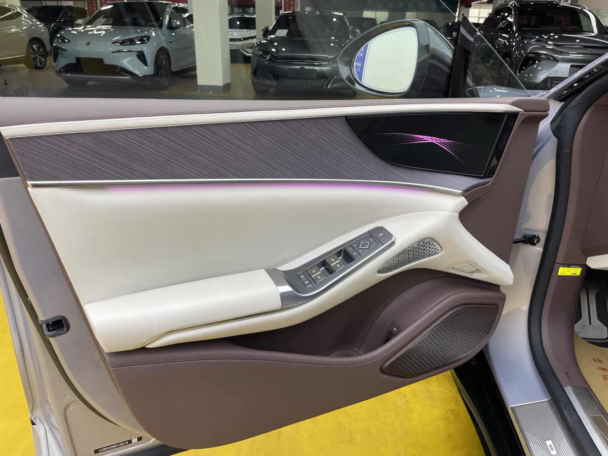 Denza Z9GT 2025 car image #4