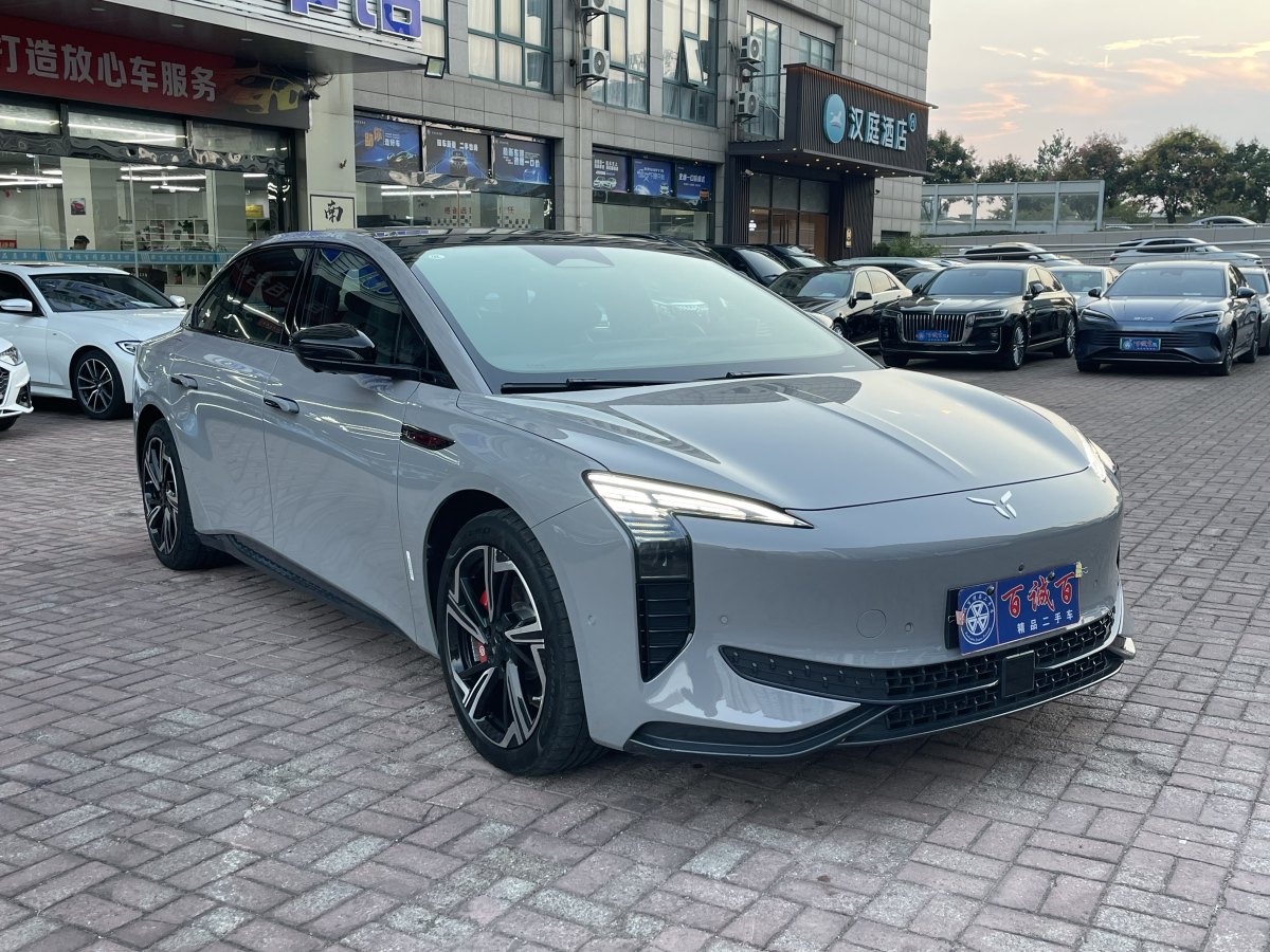 HongQi EH7 2024 #4 HongQi EH7 2024 car image #4