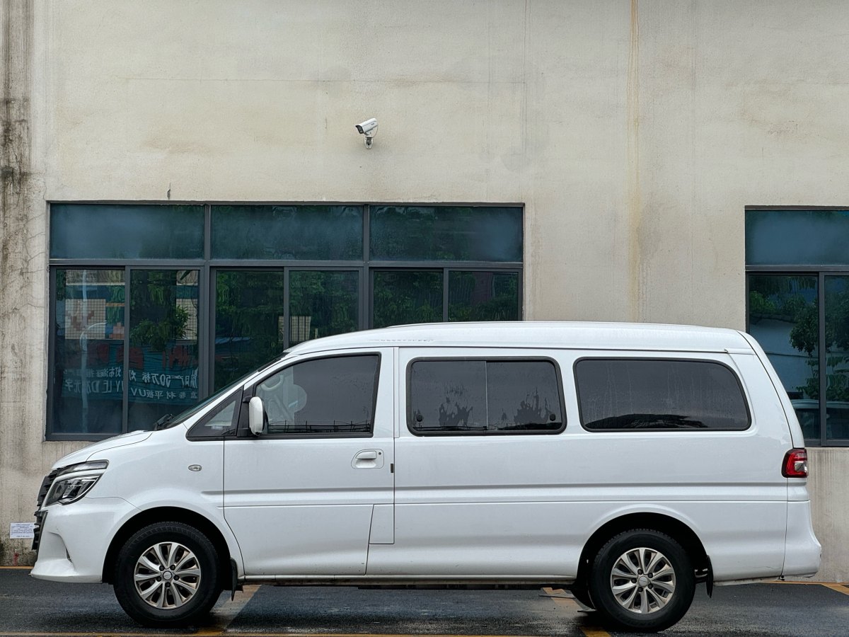 Forthing Lingzhi EV 2024 car image #4