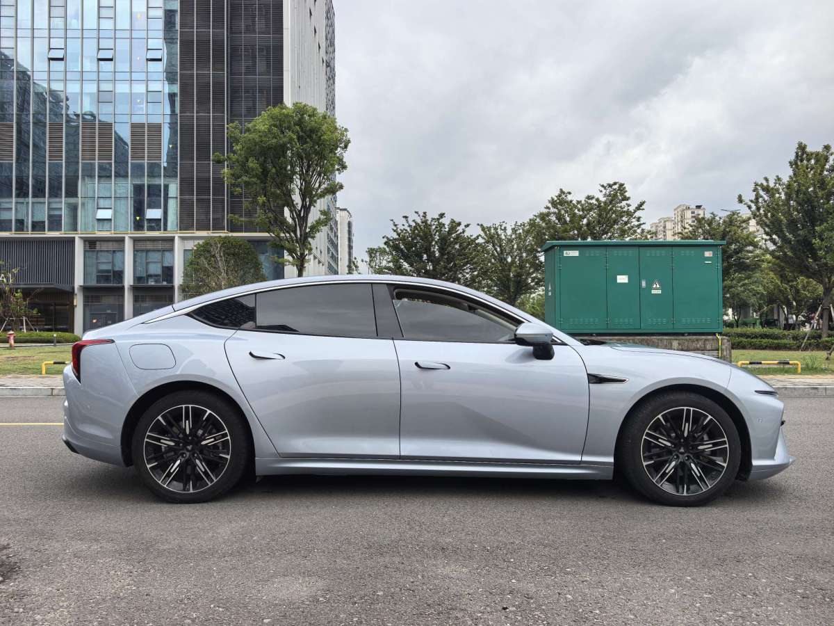 哪吒汽车 哪吒S 2023 汽车图片 #4