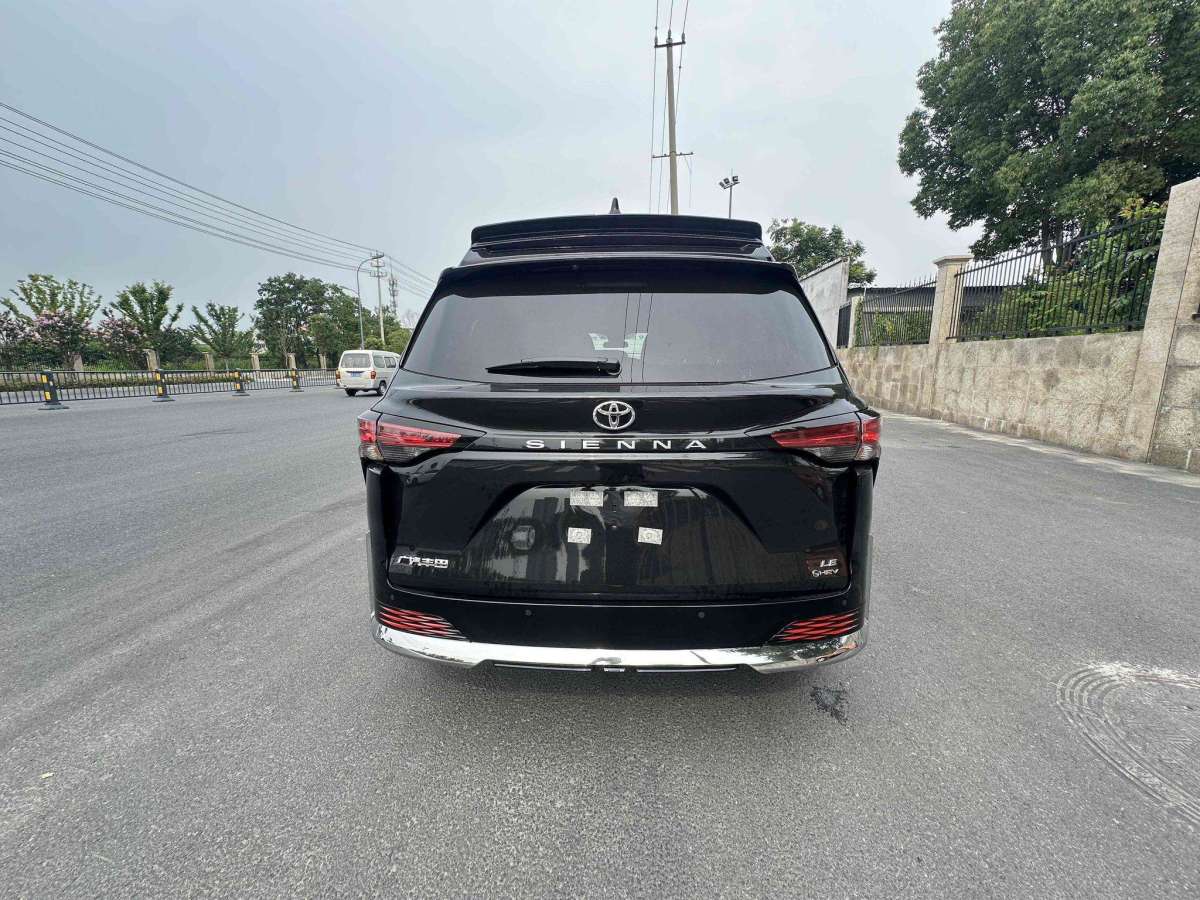 Toyota Sienna 2025 image de voiture #4