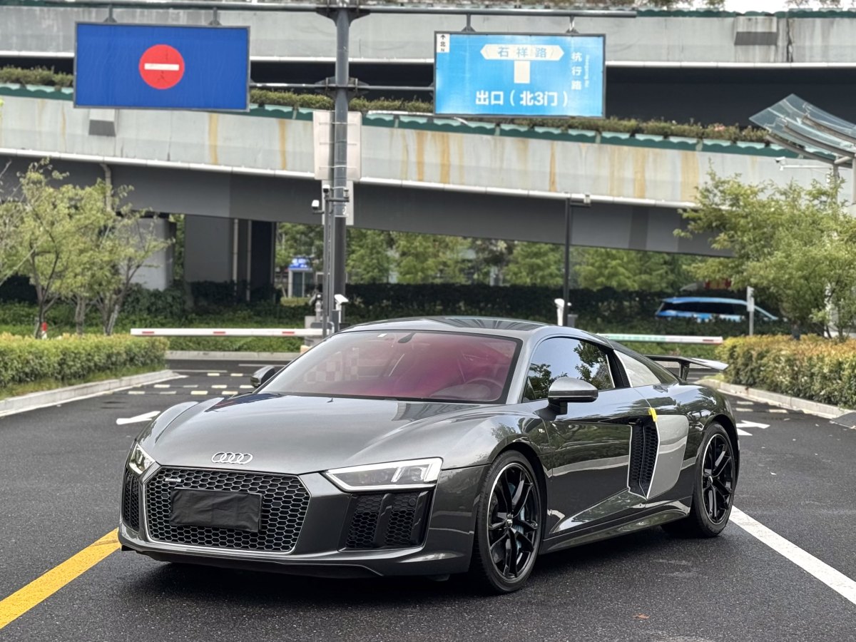 Audi R8 2019 car image #4