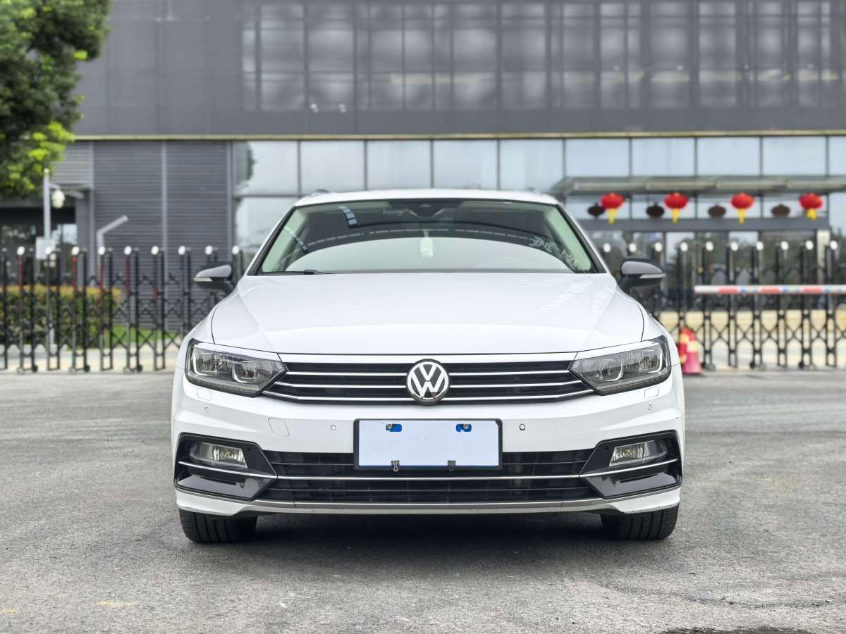 Volkswagen Passat Variant 2018 immagine di auto #4