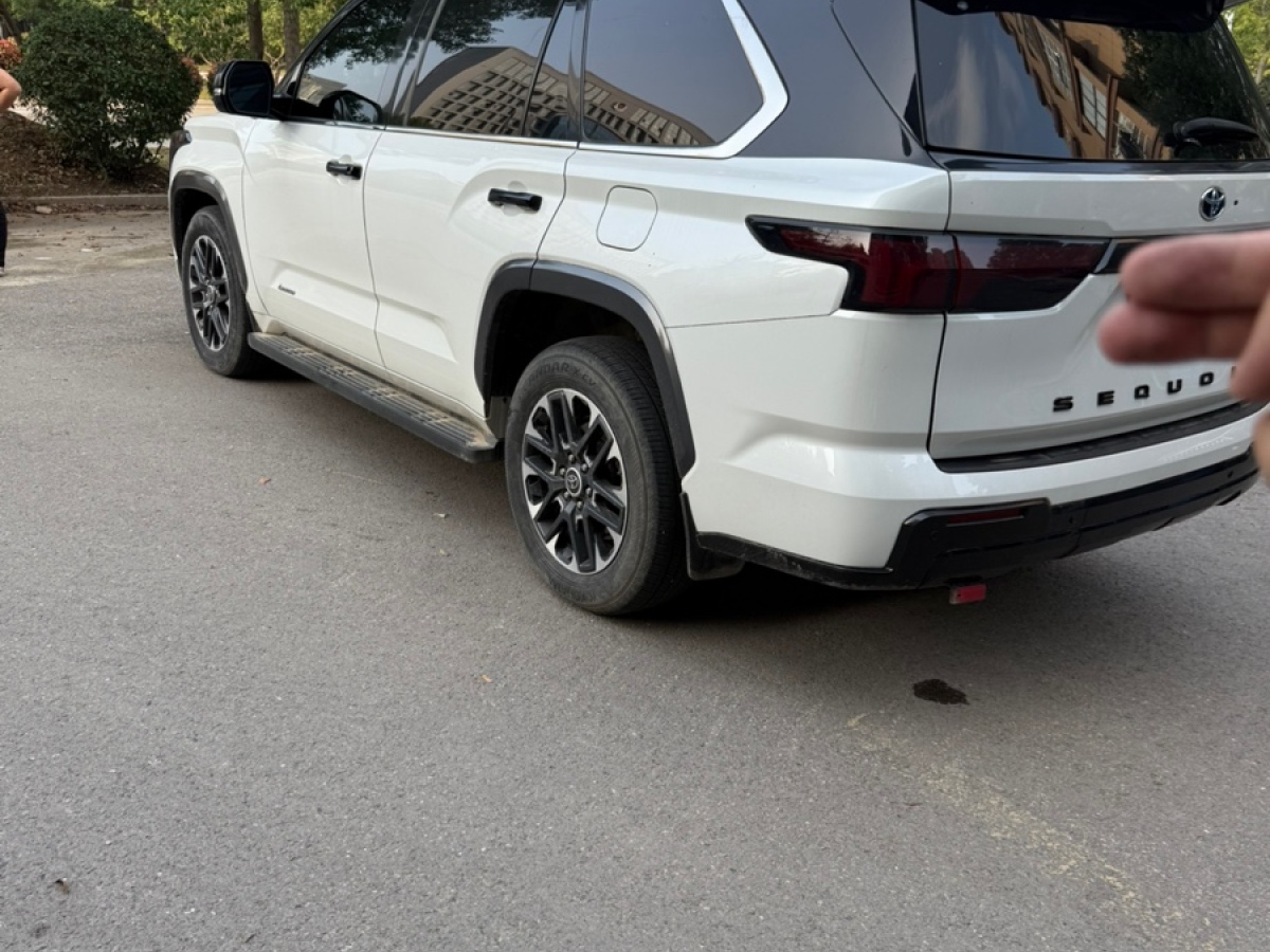 Toyota Sequoia 2023 #4 Toyota Sequoia 2023 imagen de coche #4