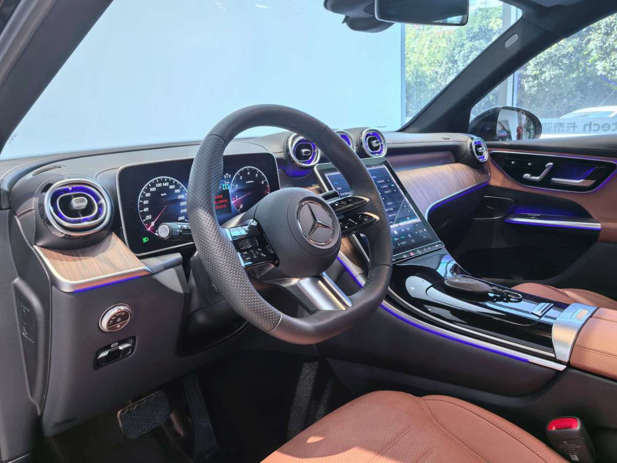 Mercedes-Benz GLC Class 2023 immagine di auto #4