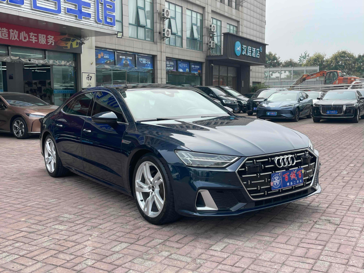 Audi Q6L Sportback e-tron 2023 car image #4