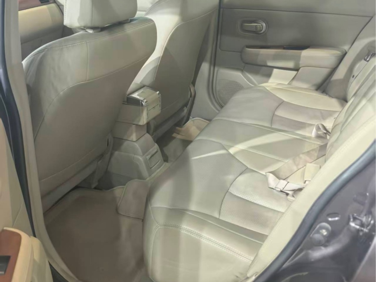 日产 颐达 2010 汽车图片 #4