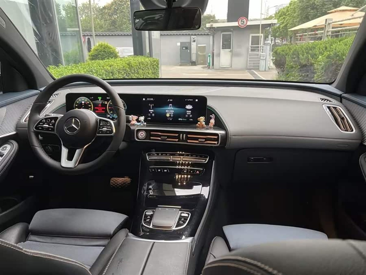 Mercedes-Benz EQC Class 2022 #4 Mercedes-Benz EQC Class 2022 car image #4