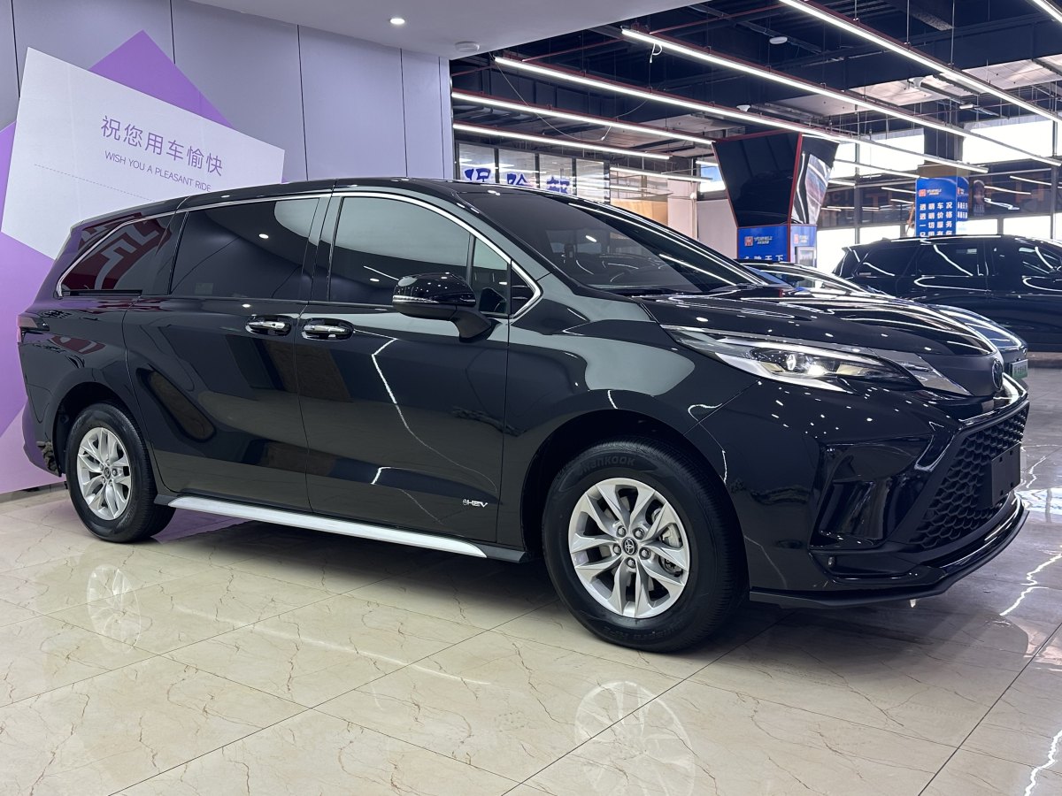 Toyota Granvia 2024 car image #4