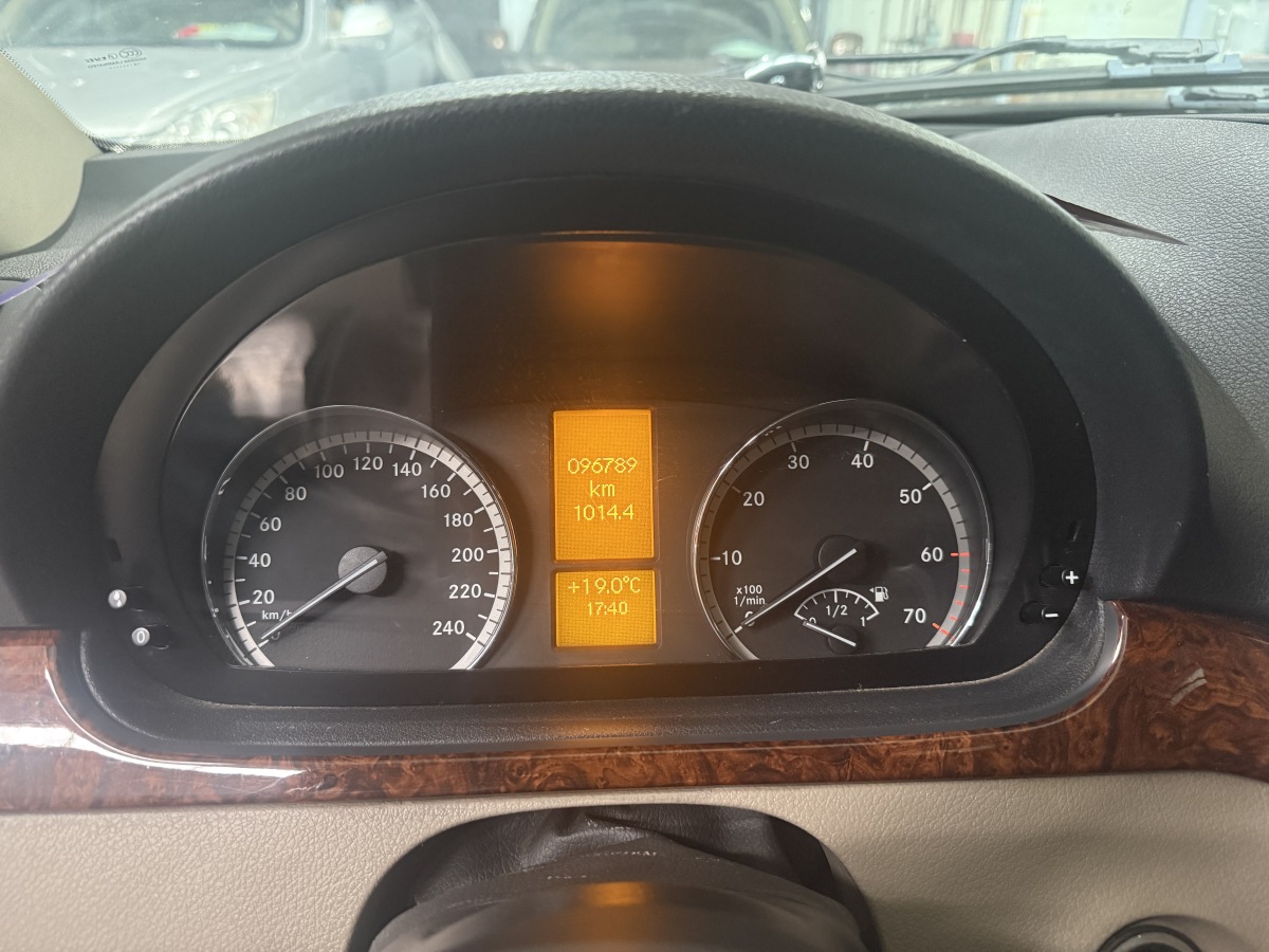 奔驰 唯雅诺 2011 汽车图片 #4