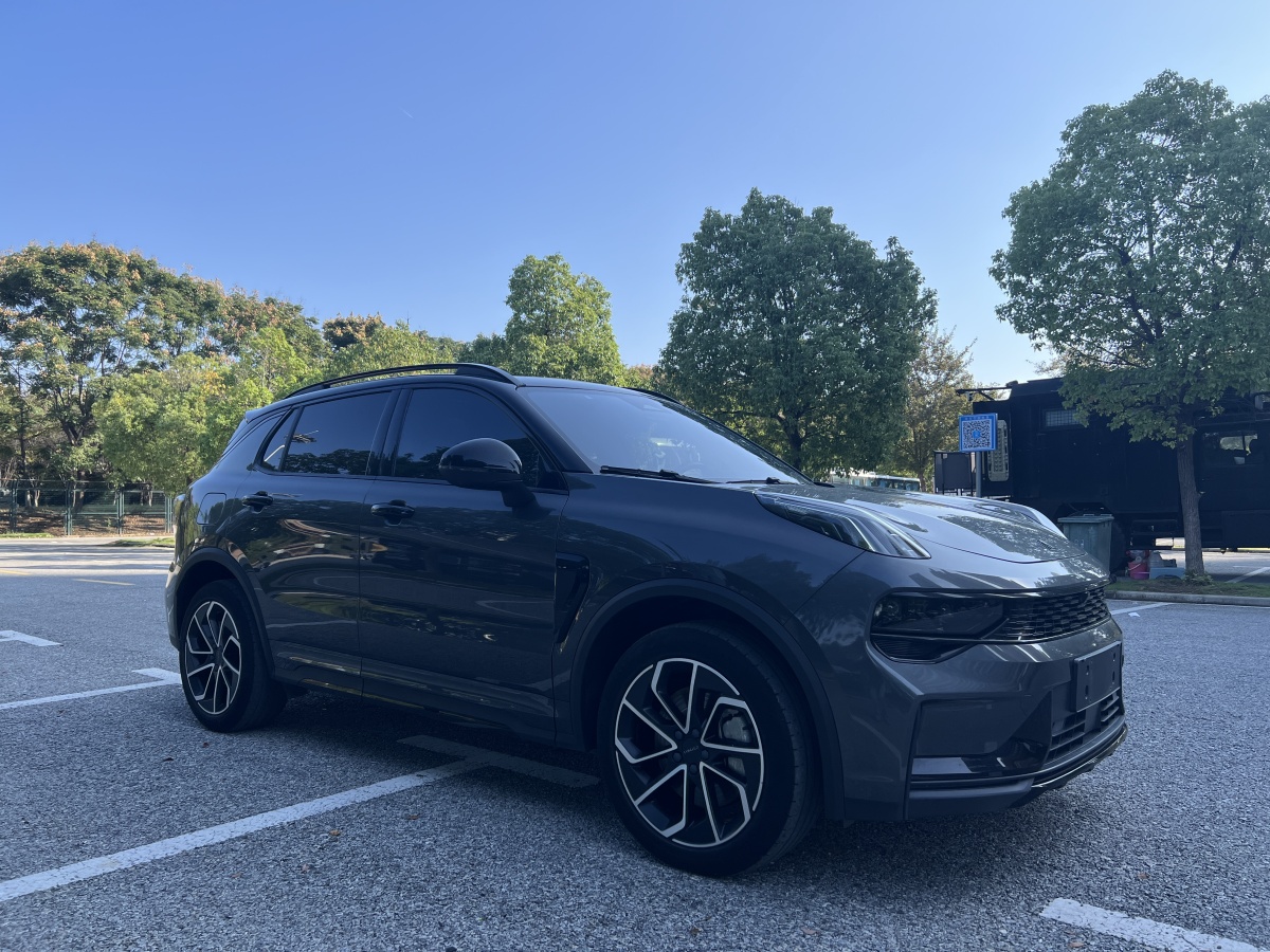 Lynk & Co 01 EM-P 2022 #4 Lynk & Co 01 EM-P 2022 car image #4