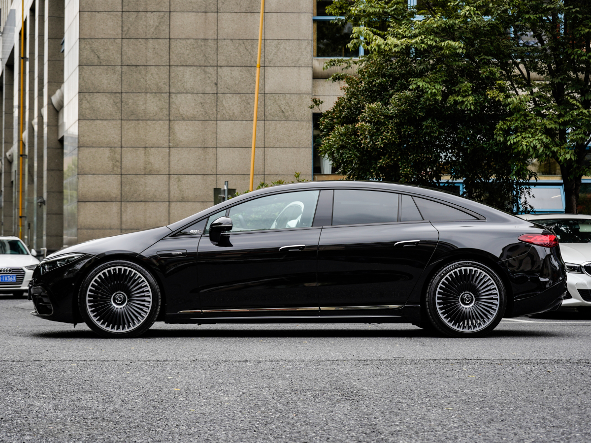 Mercedes-Benz EQS AMG 2023 car image #4