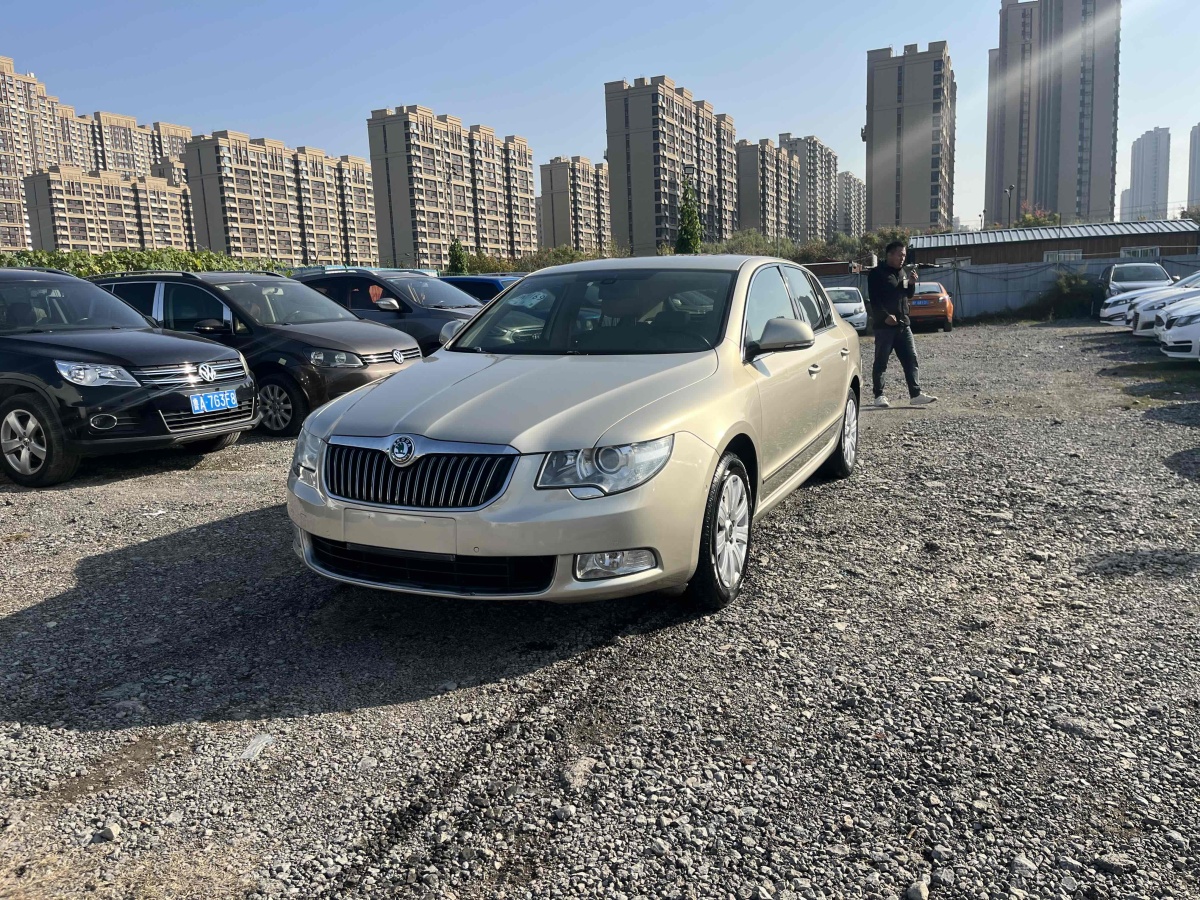 Skoda Superb 2012 immagine di auto #4