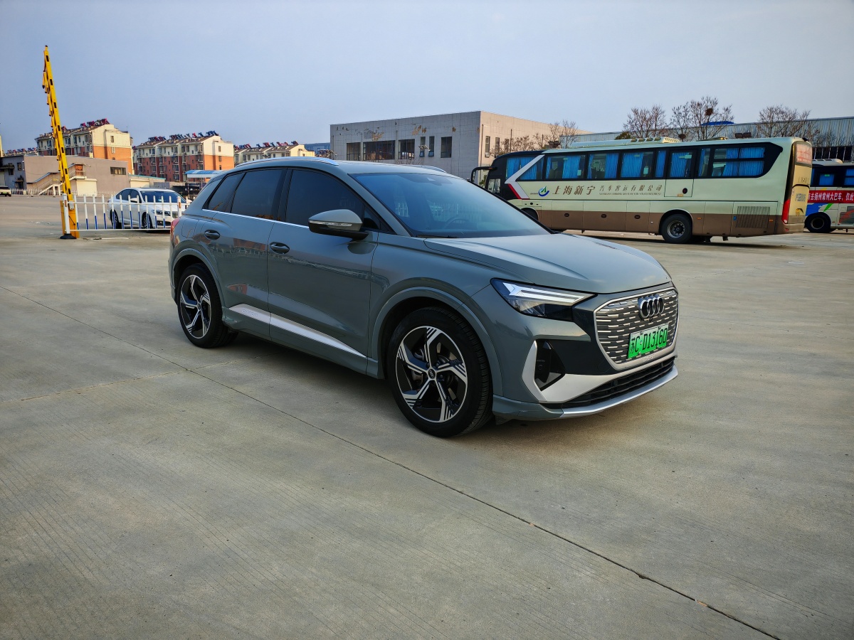 Audi Q4 e-tron 2023 immagine di auto #4