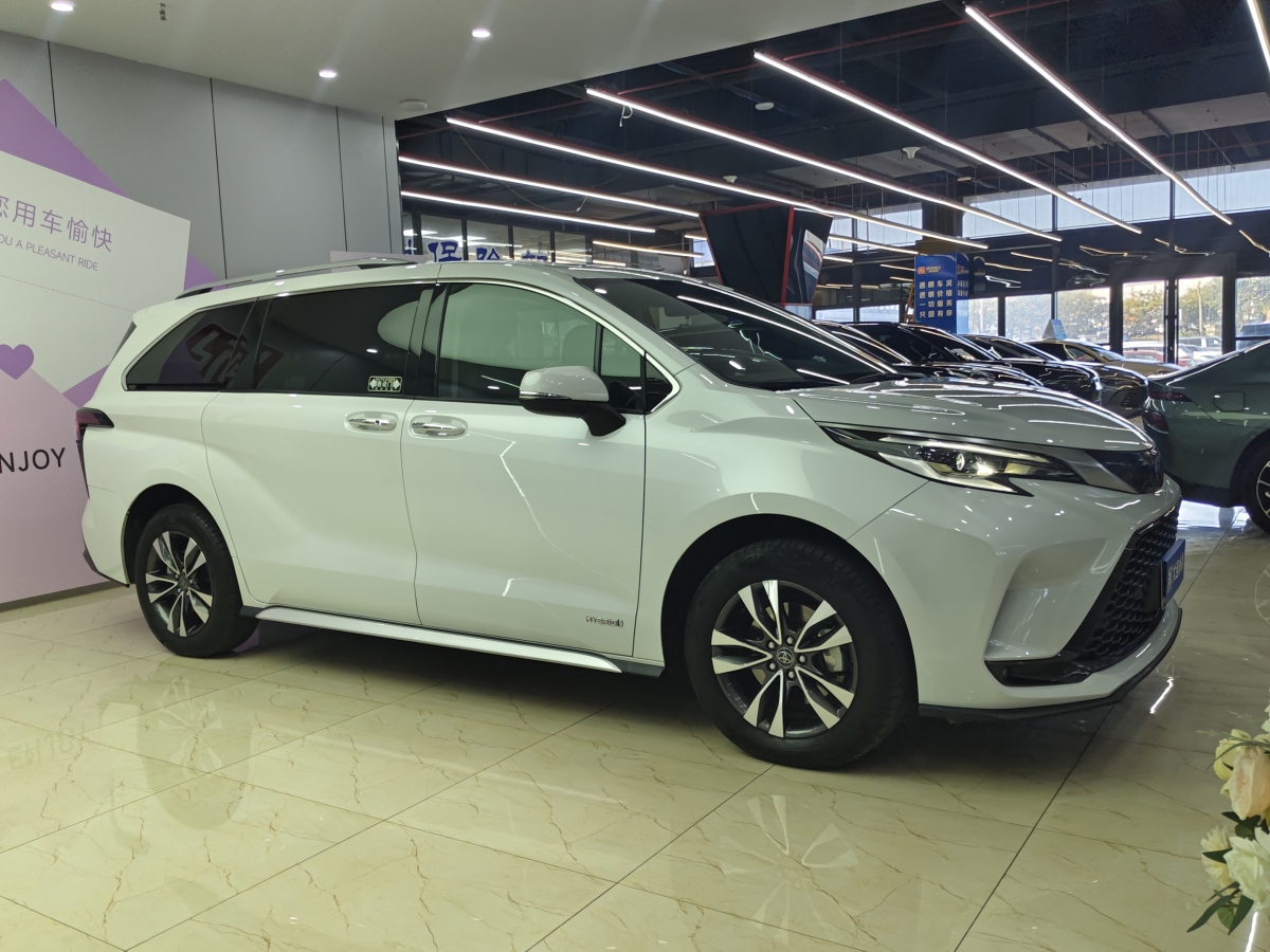 Toyota Granvia 2024 car image #4