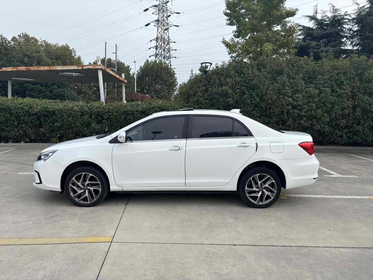 BYD Qin New Energy 2018 #4 BYD Qin New Energy 2018 car image #4