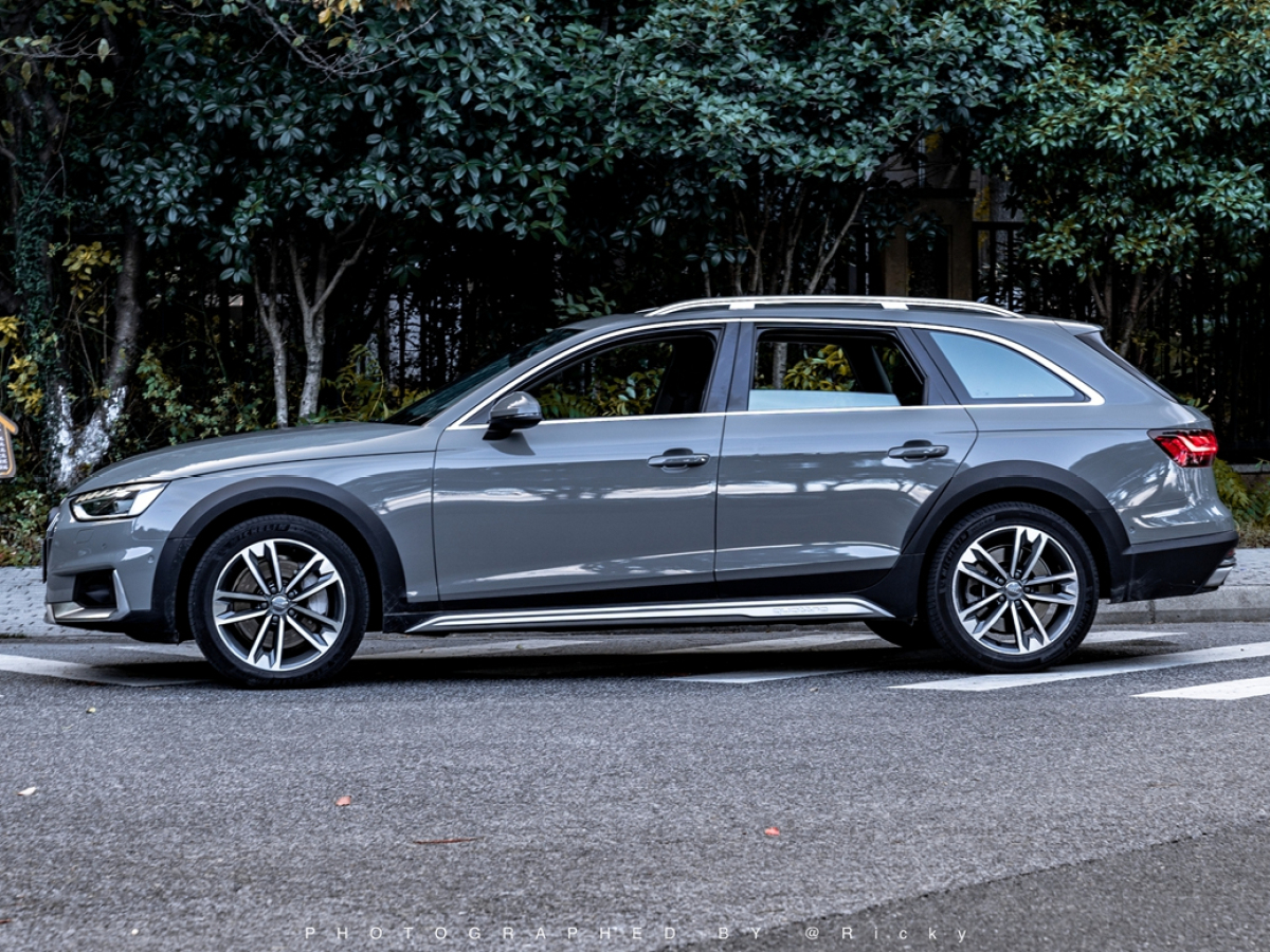 Audi A4 2020 car image #4