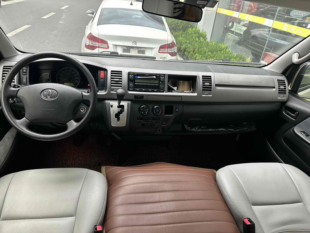 Toyota Hiace 2013 immagine di auto #4