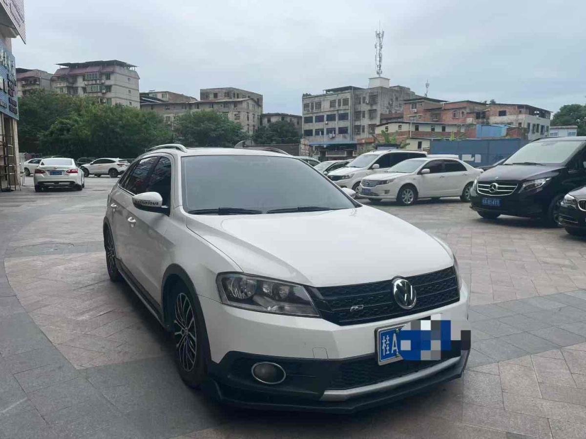 Volkswagen Cross Lavida 2014 immagine di auto #4