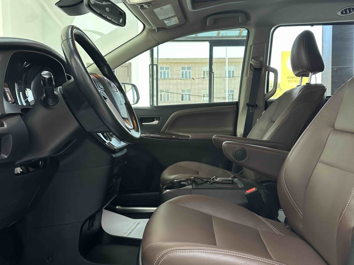 Toyota SIENNA 2019 car image #4