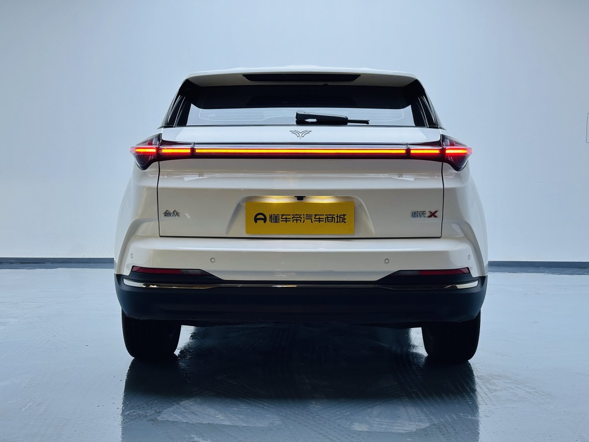 哪吒汽车 哪吒X 2024 汽车图片 #4