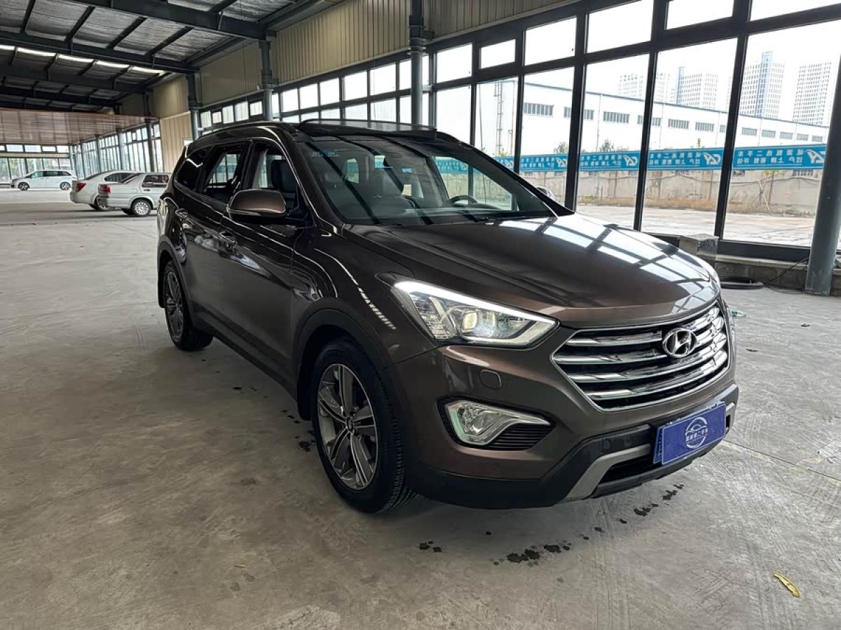 Hyundai Grand Santa Fe 2013 car image #4