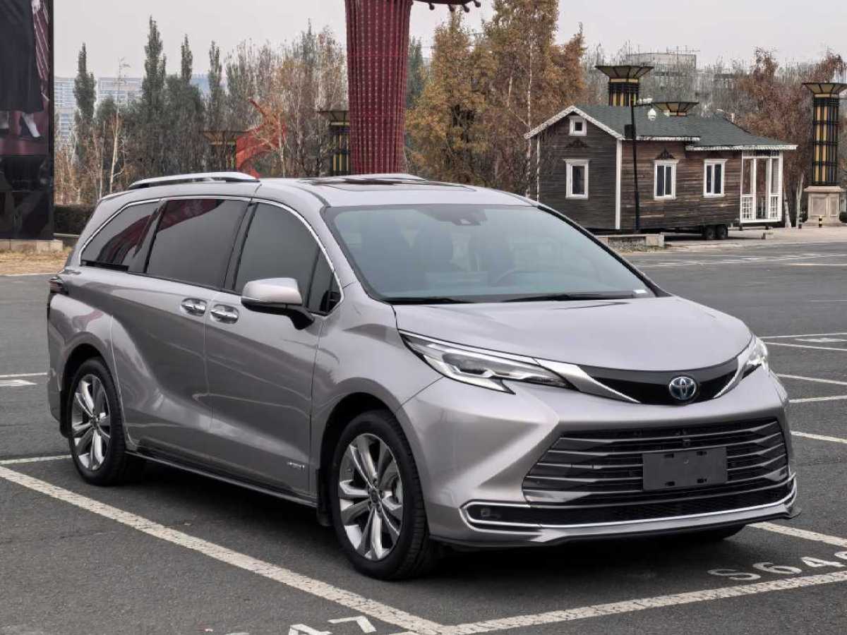 Toyota Sienna 2023 image de voiture #4