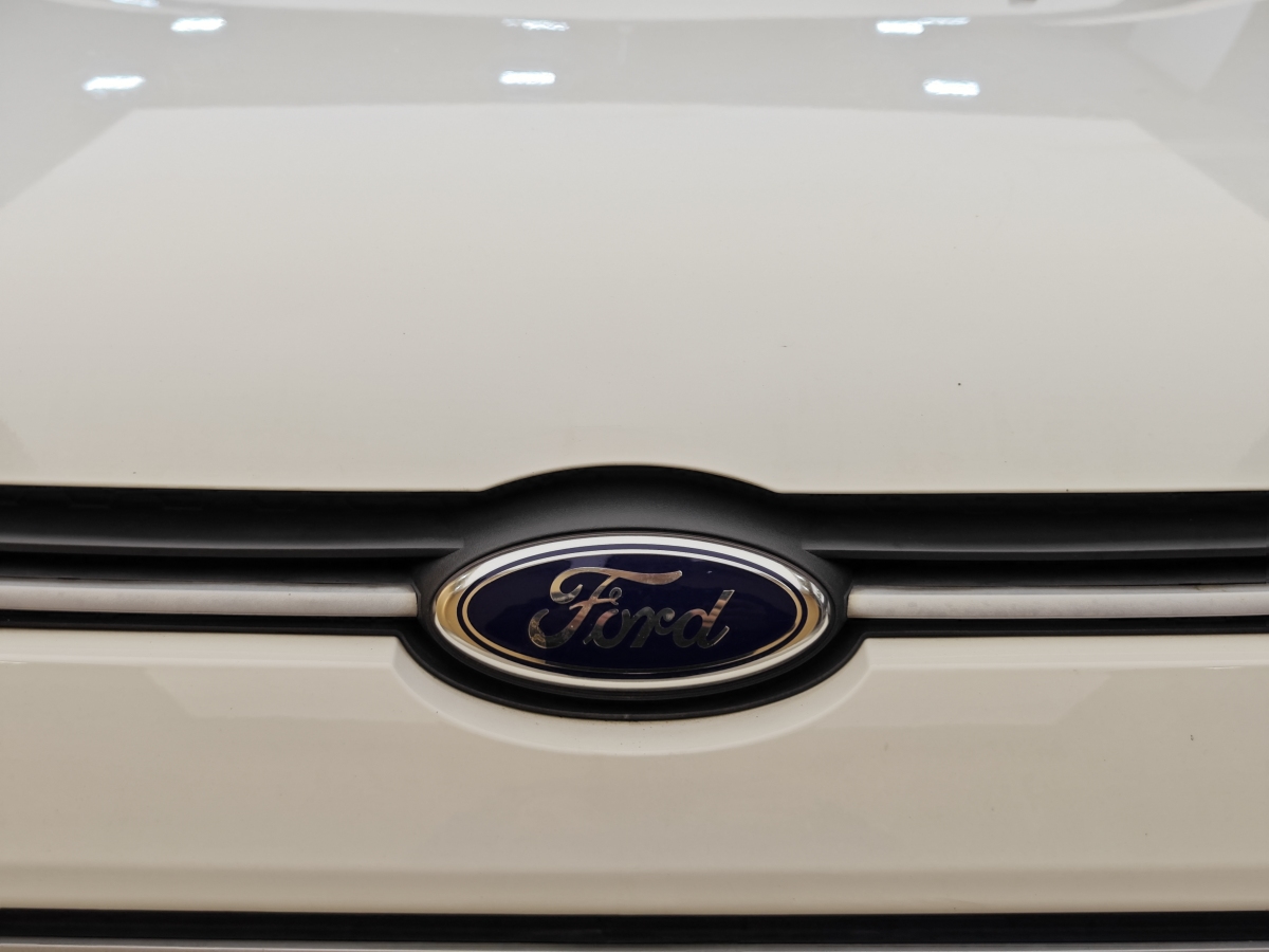 Ford EcoSport 2015 car image #4