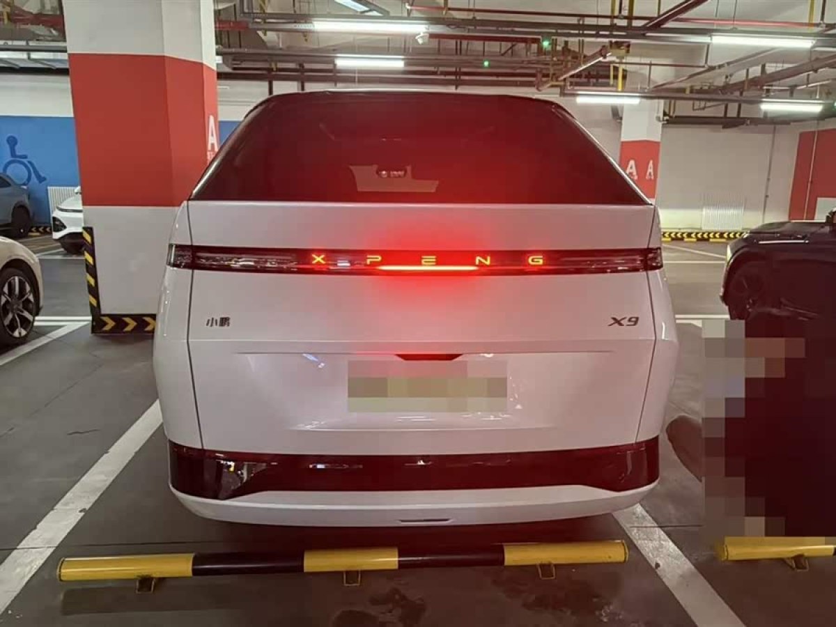 Xpeng X9 2025 imagem de carro #4