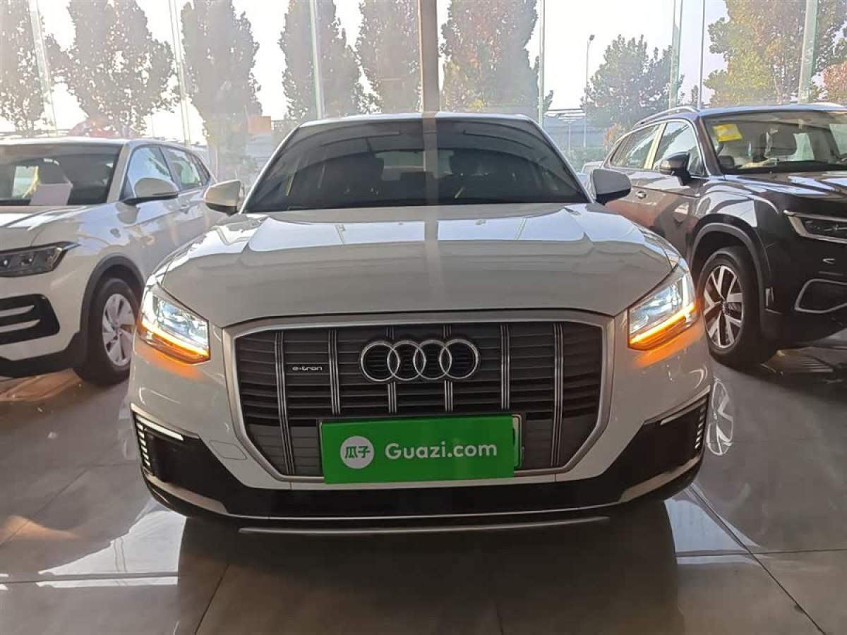 Audi Q2L e-tron 2021 #4 Audi Q2L e-tron 2021 car image #4