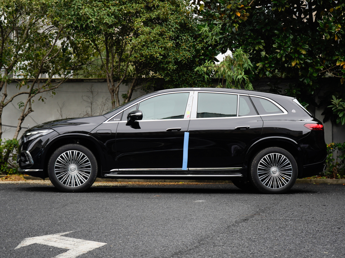 Mercedes-Benz MaybachEQS SUV 2025 car image #4