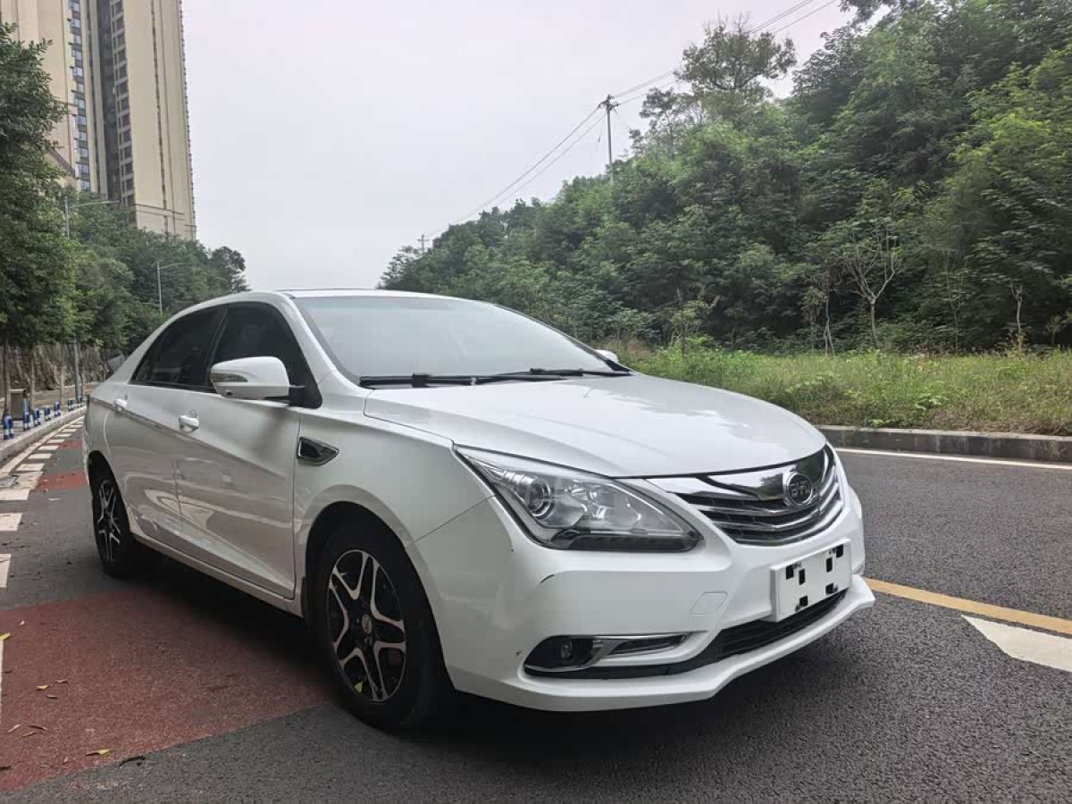 BYD G5 2015 imagen de coche #4