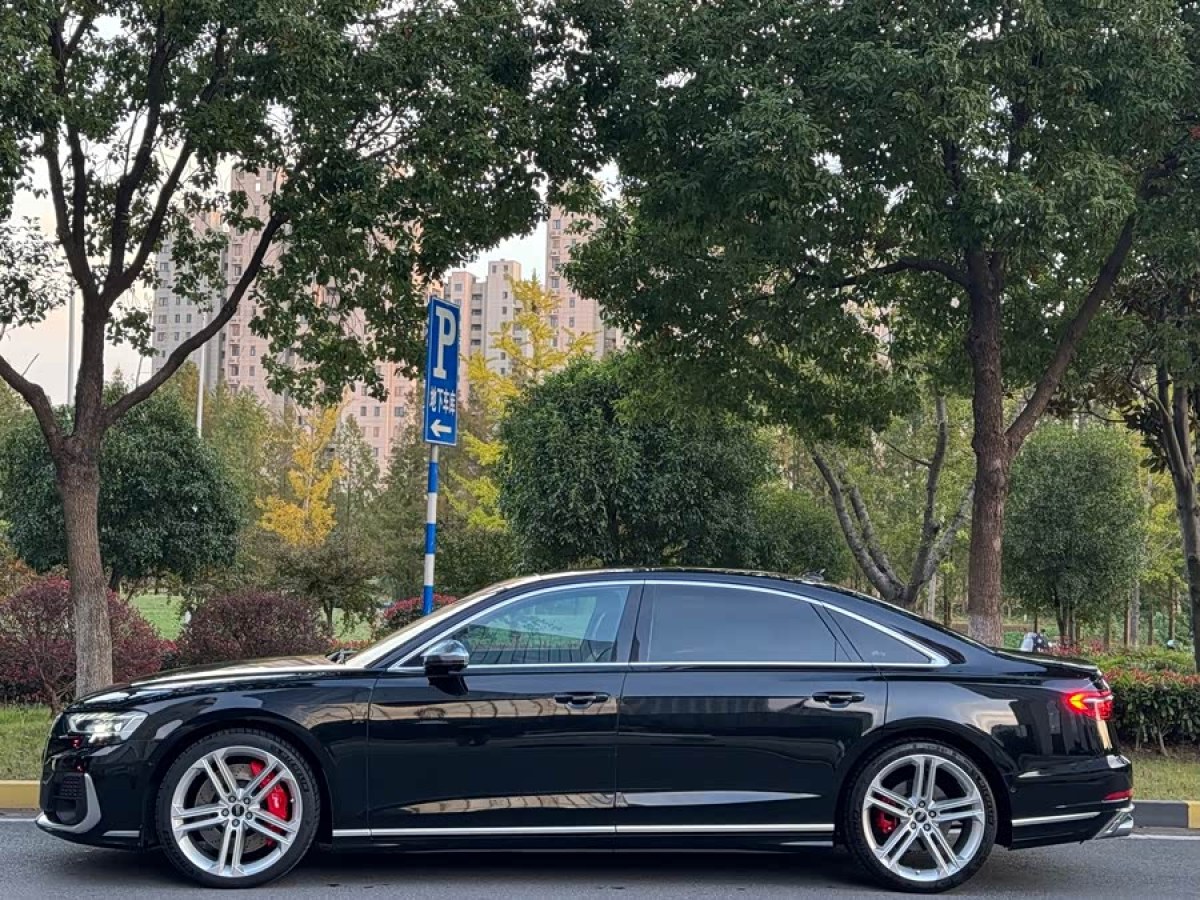 Audi S8 2021 car image #4