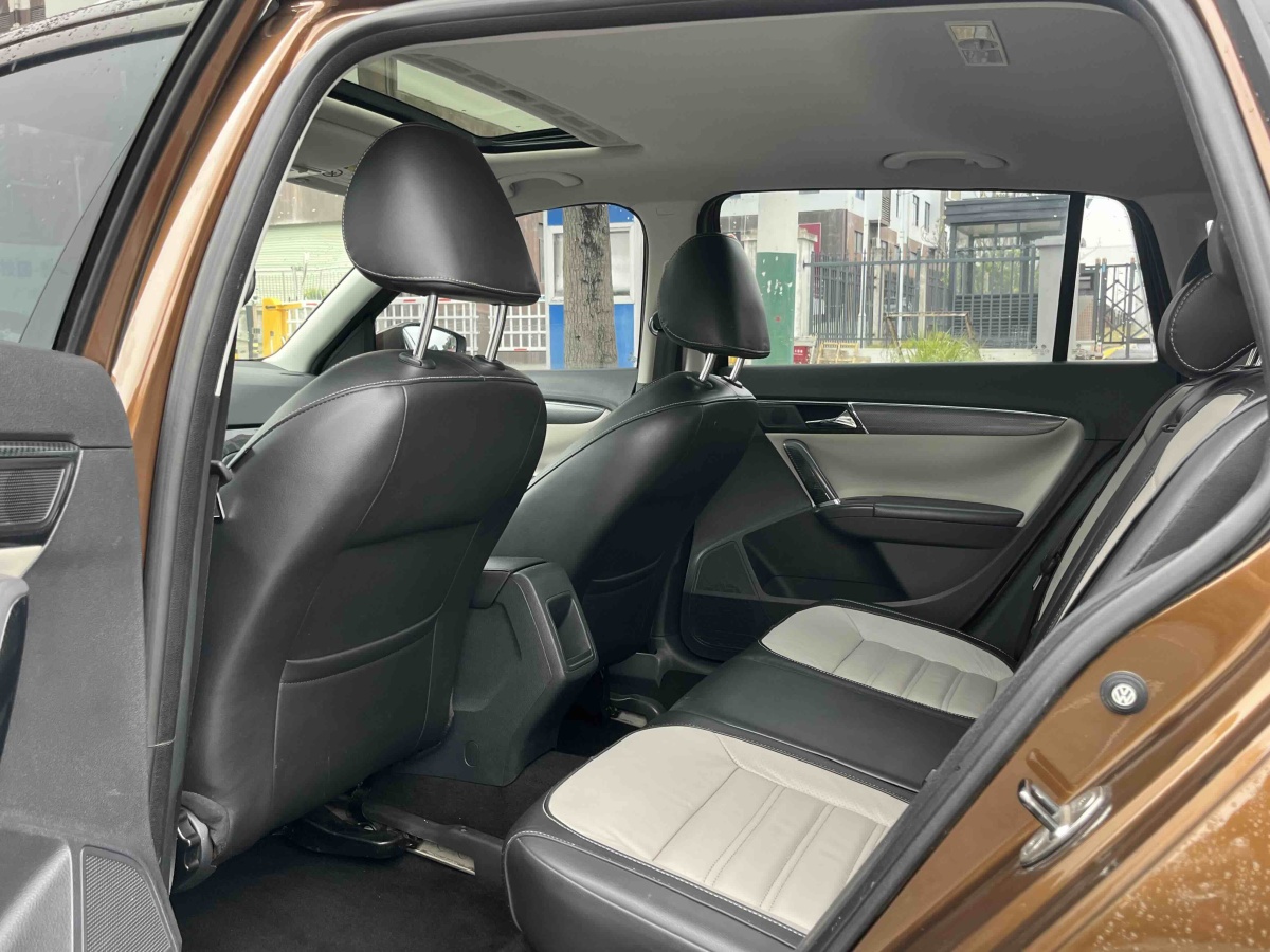 Volkswagen Cross Lavida 2014 immagine di auto #4