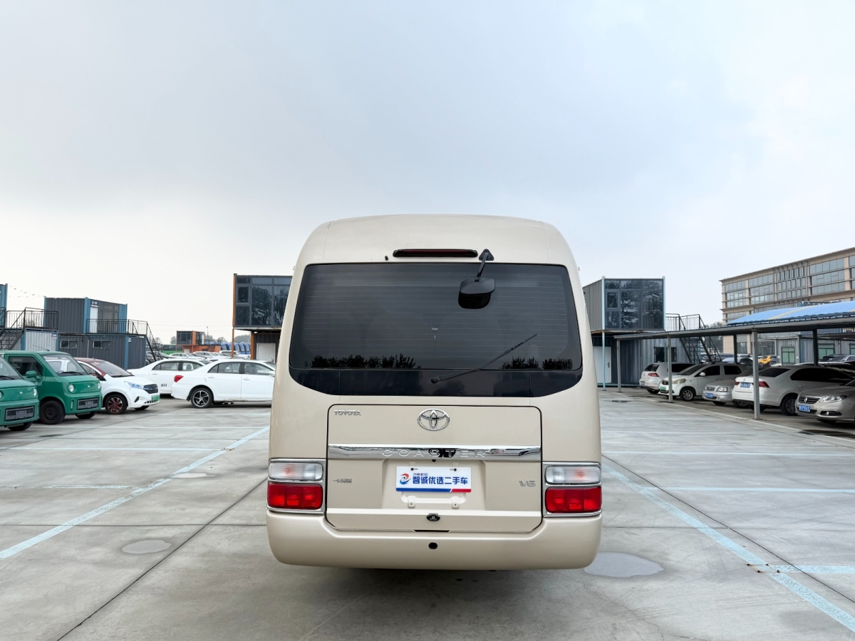 Toyota Coaster 2023 imagen de coche #4