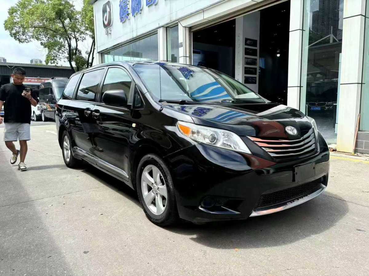 Toyota SIENNA 2014 car image #4